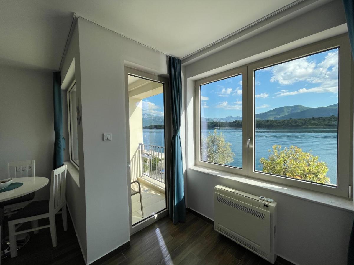 Apartments Maestral Tivat Exteriör bild