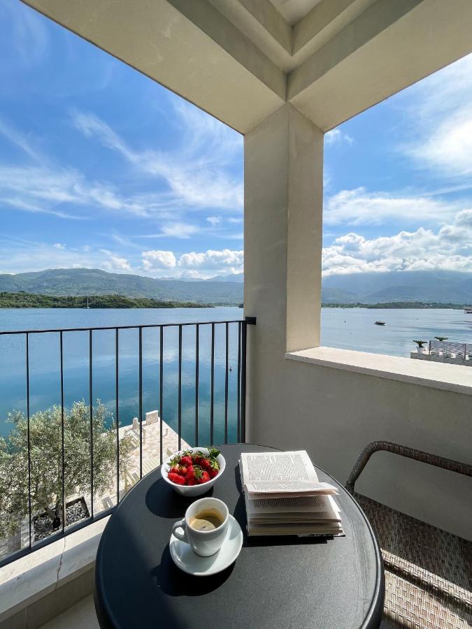Apartments Maestral Tivat Exteriör bild