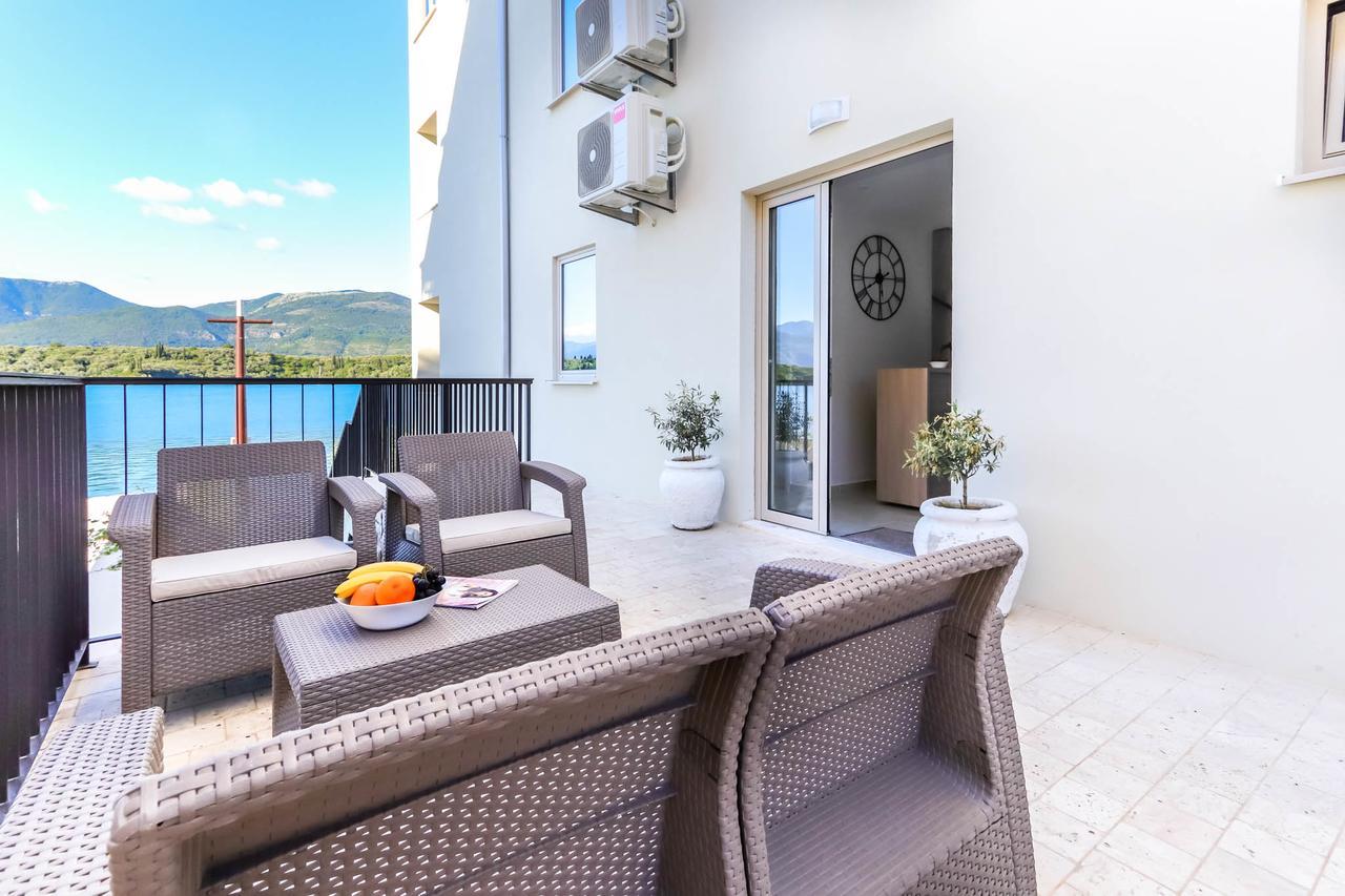 Apartments Maestral Tivat Exteriör bild