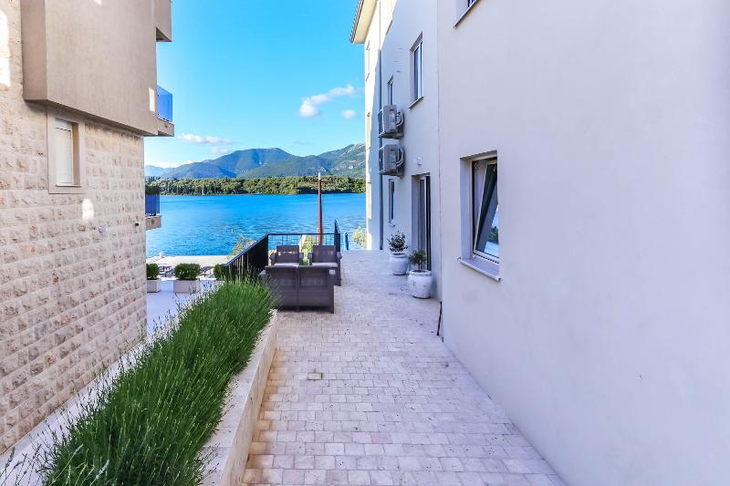 Apartments Maestral Tivat Exteriör bild